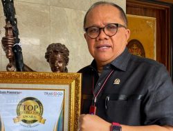 Junimart Girsang Raih Penghargaan  TOP Legislator Award 2022 For Personal Branding