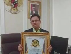 Amir Uskara  Peroleh  TOP Legislator Award 2022 For Personal Branding