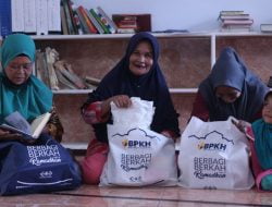 BPKH RI – NU Care Bagikan 200 Paket Al-Quran dan Bingkisan Ramadhan di Maluku Utara