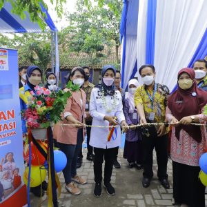 Kolaborasi  dengan Indomaret – SGM Eksplor Salurkan Bantuan Pendidikan dan Beasiswa