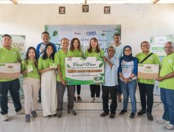 Donasi Pembalut Hers Protex Naturals Daun Sirih Bantu Wujudkan Menstruasi Anti Risih di NTT