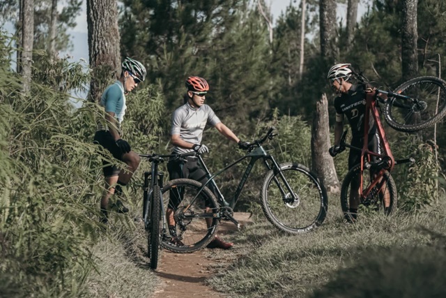 Tren isersepeda meningkj