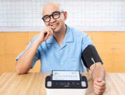 World Heart Day 2026, OMRON Ajak Masyarakat Kenali Risiko  Hipertensi, AFib, dan Stroke