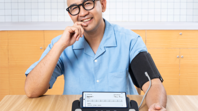 World Heart Day 2026, OMRON Ajak Masyarakat Kenali Risiko  Hipertensi, AFib, dan Stroke